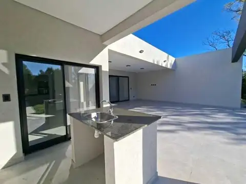 Casa en Venta en San Matias, USD 335.000