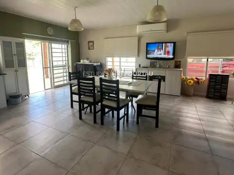 Casa 3 ambientes con 2 baños
