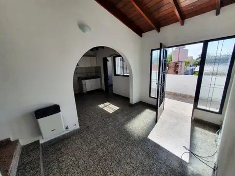 DEPARTAMENTO 3 AMB CON PATIO FRENTE A PEUGEOT VILLA BOSCH