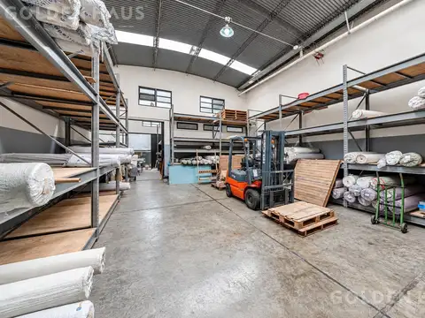 Galpón en Venta en Mataderos, CABA