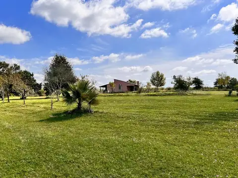 Casa en Venta con 4 cocheras