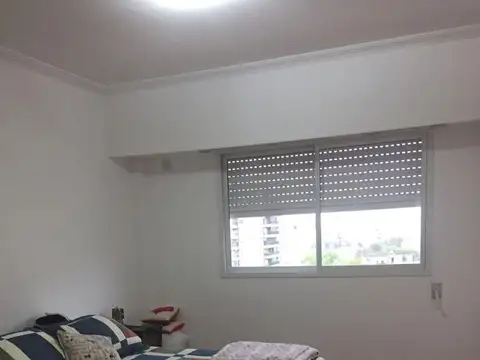 SEMIPISO Montevideo 600.Dpto de 47m2 más balcón. 1 dormitorio. Ventilación cruzada. Alquilado