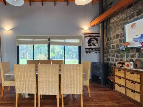 Casa 6 ambientes con 3 baños