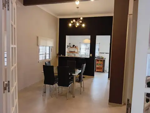Casa 4 ambientes con 3 baños