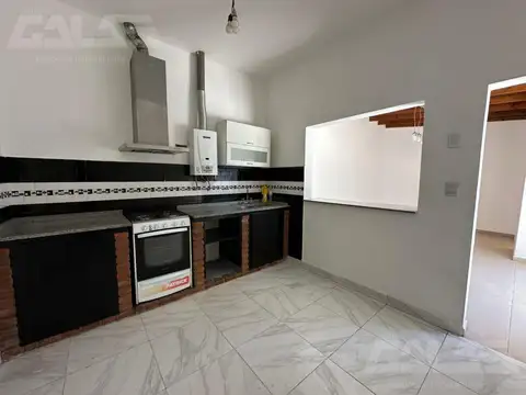 Casa 3 ambientes con 1 baño