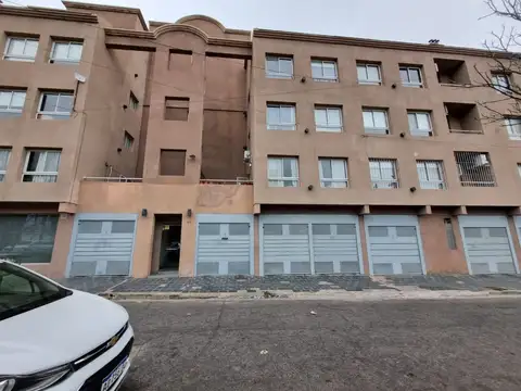 Salta 100, Piso 1