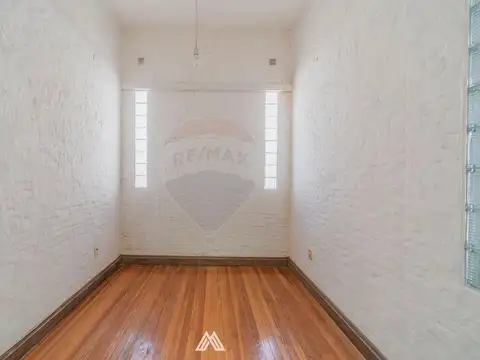 Casa 6 ambientes con 2 baños