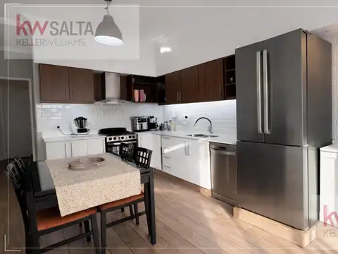 Casa 11 ambientes con 4 baños
