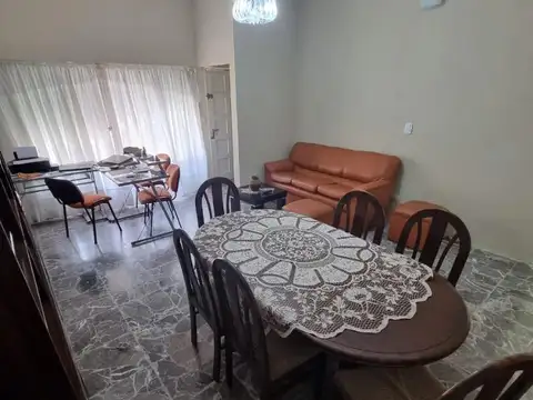 Casa 3 ambientes con 2 baños
