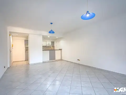 Departamento  monoambiente divisible con patio. 48mts2 totales