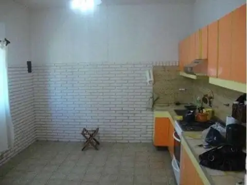 Casa en Venta en Castelar, USD 85.000