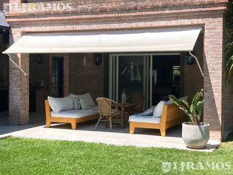 Casa 4 ambientes con 3 baños