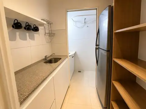 OFICINA EN VENTA LA PLATA  CON COCHERA
