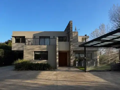 CASA EN VENTA - LOS PUENTES LUJÁN