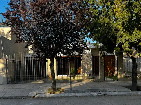Hipólito Yrigoyen 1100