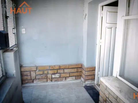 Casa 2 dormitorios, apto comercial en Cipolletti,