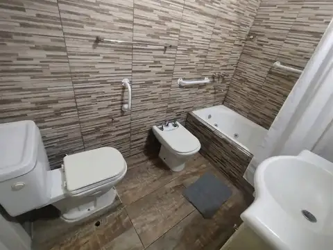 Depto Tipo Casa 5 ambientes con 1 baño