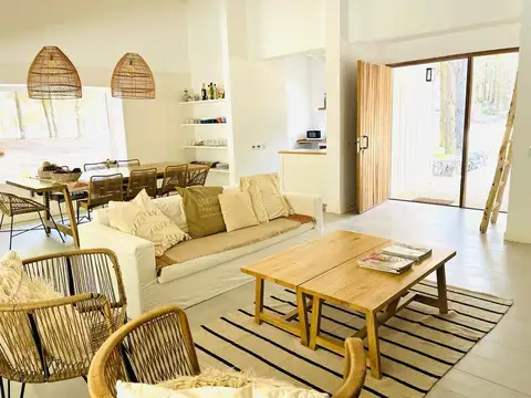 Casa 5 ambientes con 3 baños