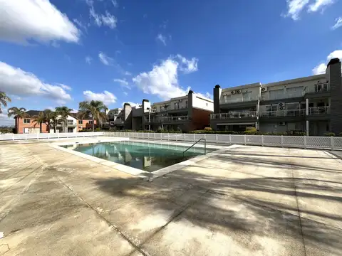 VENTA 3 amb parrilla balcón naturaleza Maschwitz Piscina Luminoso