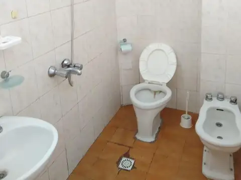 Casa en Alquiler con 1 cochera