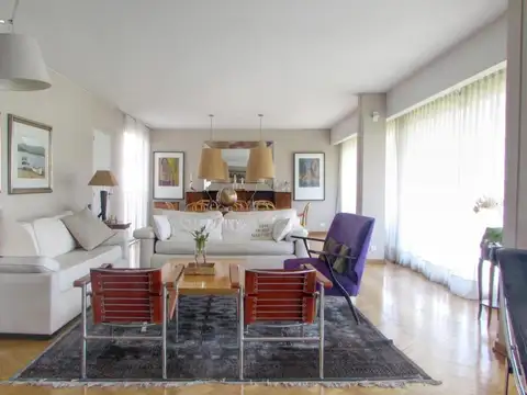 Palermo - Av. Del Libertador y Av. Coronel Diaz, 4 amb, 200m2 (RAM)