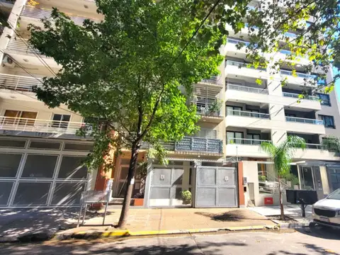 DEPARTAMENTO 2 AMBIENTES EN PLENO CENTRO DE SAN MARTIN - COCHERA OPCIONAL