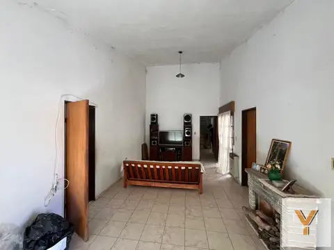 Casa 5 ambientes con 2 baños