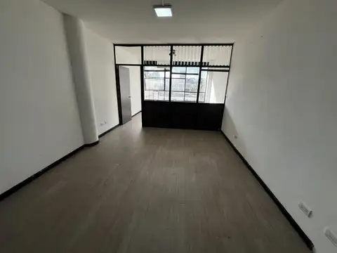 VENTA OFICINA EN GALERIA HISTORIA FRENTE P. BAROLO