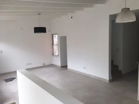 Depto Tipo Casa en Alquiler de 2 dormitorios