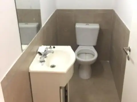 Depto Tipo Casa en Alquiler en Caseros, $ 900.000