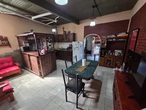 VENTA DUPLEX 4 AMBIENTES CON COCHERA QUILMES OESTE