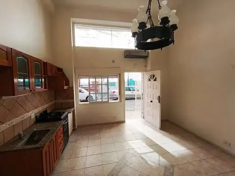 Depto Tipo Casa en Alquiler de 1 dormitorio