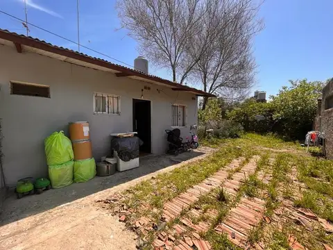 DOS DEPARTAMENTOS - 2 AMBIENTES - LA REJA, MORENO