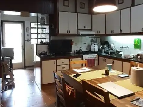 Casa 4 ambientes con 4 baños