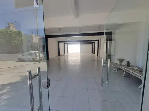 Local en Alquiler en Barrio San Pedro, USD 3.000