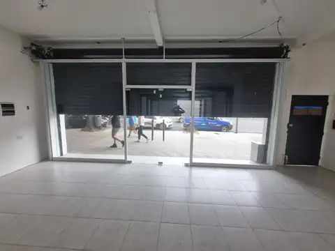 LOCAL EN ALQUILER SOBRE AVENIDA BEIRO