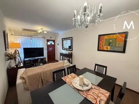 Depto Tipo Casa 4 ambientes con 2 baños
