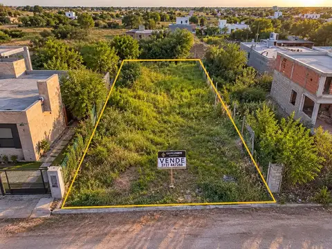 Lote con escritura en Argüello