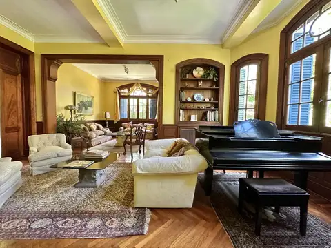 Casa 7 ambientes con 4 baños