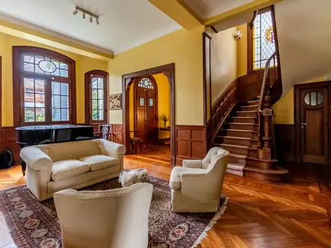 Casa 7 ambientes con 4 baños