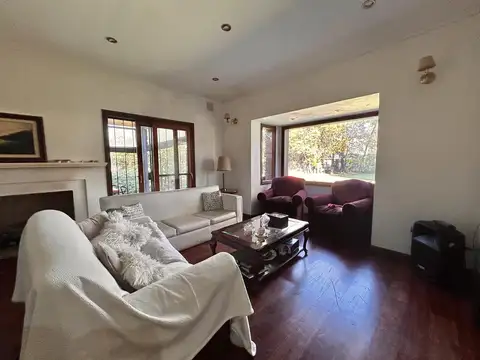 Casa 6 ambientes con 1 baño