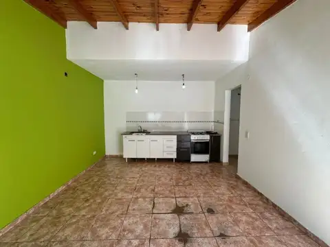 Departamento en Alquiler en Bernal Oeste, $ 450.000