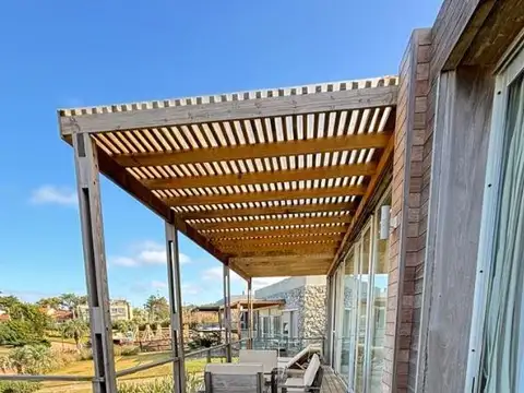 Casa 4 ambientes con 4 baños