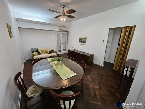 Departamento de 3 ambientes con dependencia en Recoleta.