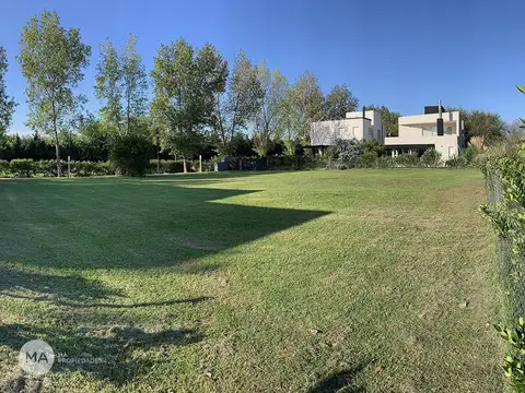 Los Pasos del Jockey I  - Dos lotes contiguos!