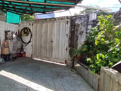 Venta de Casa 4 AMBIENTES en Caseros, Tres de Febrero