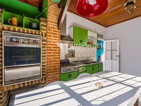 Casa en Venta con 2 cocheras