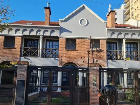 VENTA CASA TIPO TRIPLEX 4 AMBIENTES QUILMES CENTRO