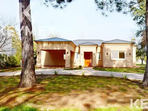 VENTA CASA 3 DORMITORIOS EN MIRALAGOS
