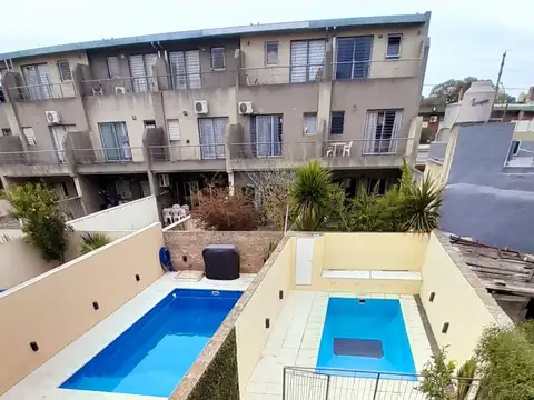 Casa 5 ambientes con 4 baños